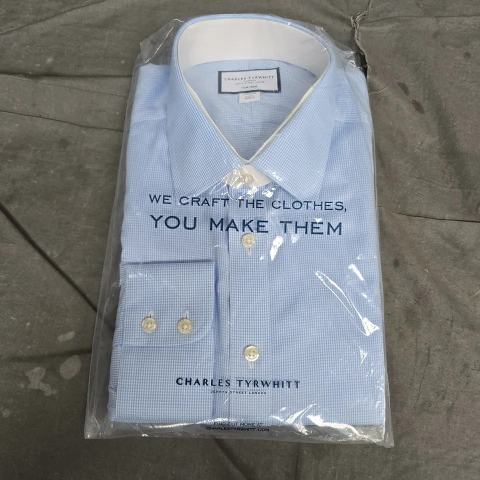 CHARLES TYRWHITT LIGHT BLUE NON-IRON SHIRT – CLASSIC FIT