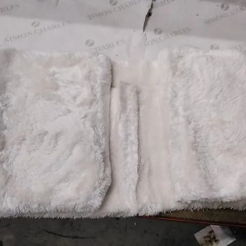 BOXED SOLID MACHINE WOMEN / POWER LOOMED OFF-WHITE RUG - WHITE, 3 x 5'