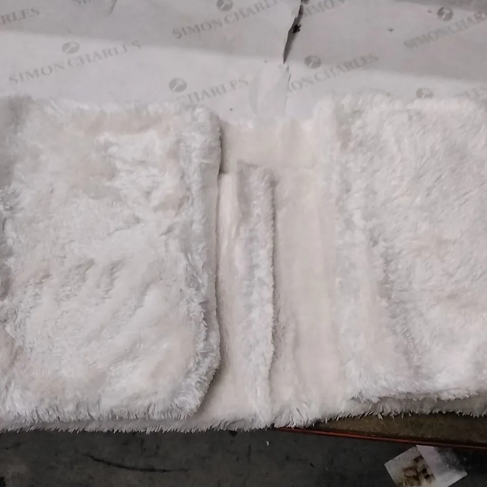 BOXED SOLID MACHINE WOMEN / POWER LOOMED OFF-WHITE RUG - WHITE, 3 x 5'