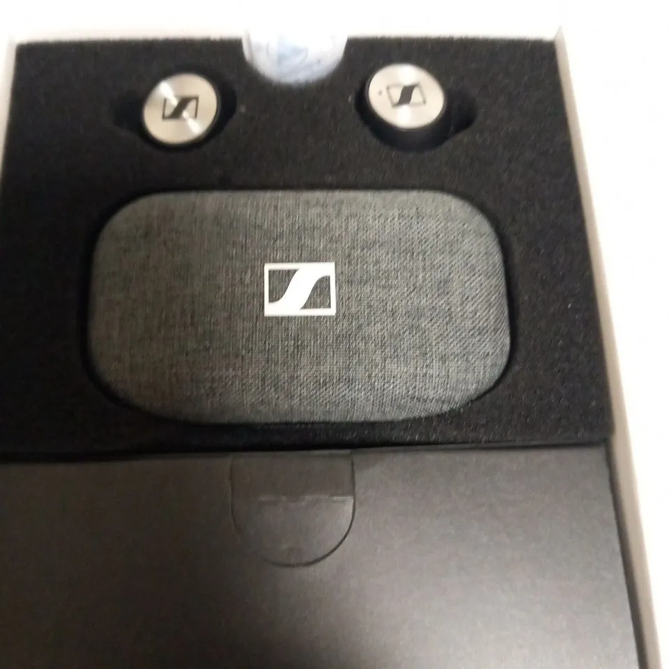 BOXED SENNHEISER MOMENTUM TRUE WIRELESS 2 IN EAR HEADPHONES