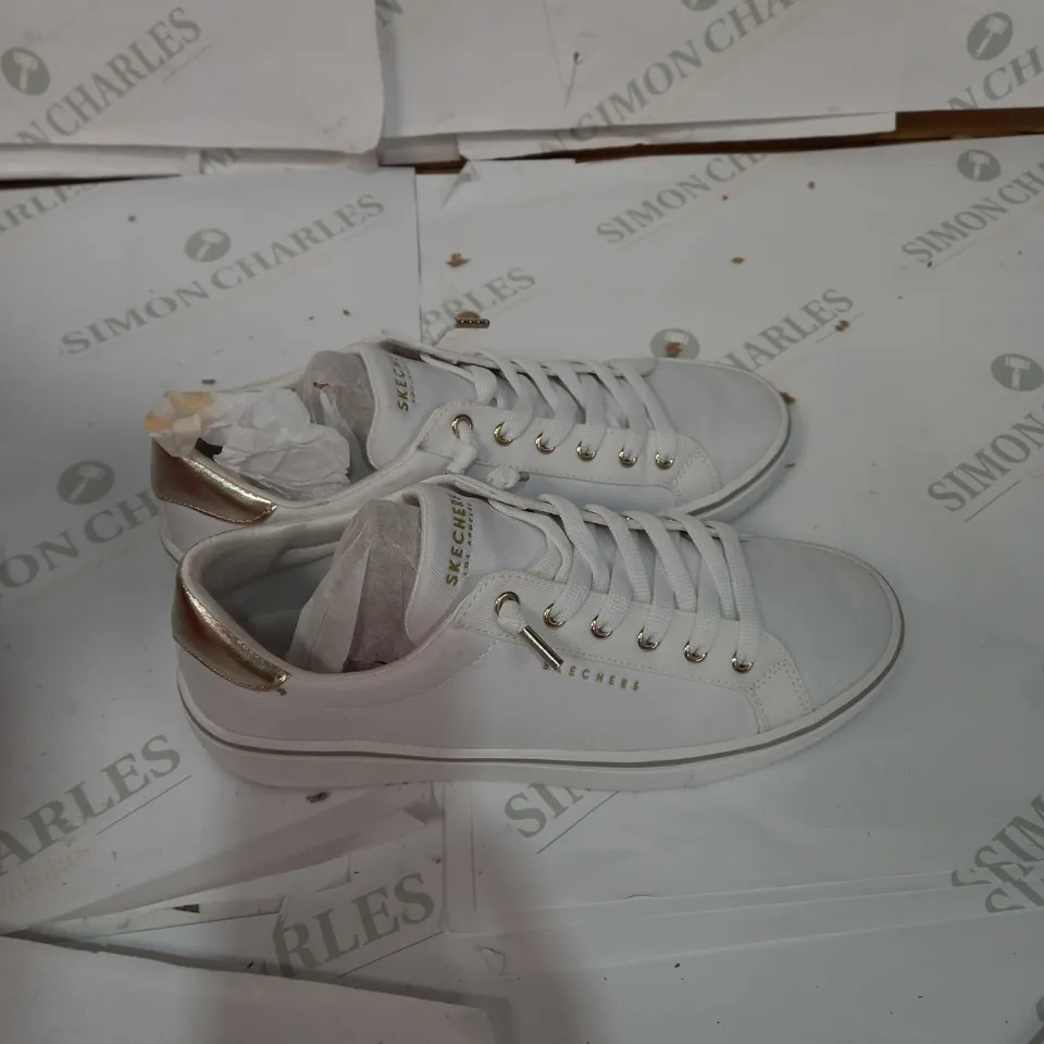 SKECHERS LOS ANGELES WHITE TRAINER - SIZE 5.5 