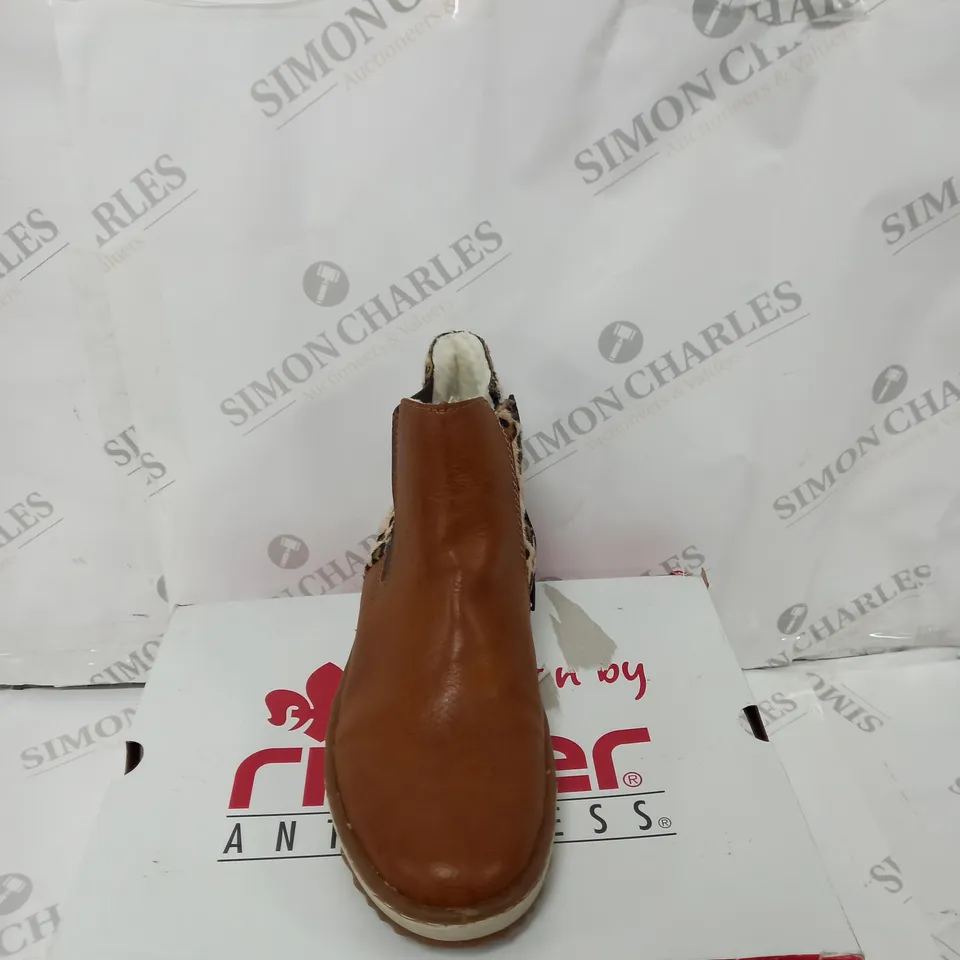 BOXED PAIR OF RIEKER CHELSEA BOOT SIZE 6.5