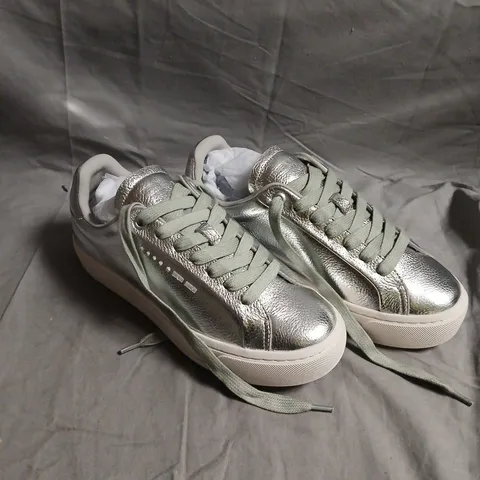 HIDDEN WHITE SILVER EFFECT TRAINERS - 3