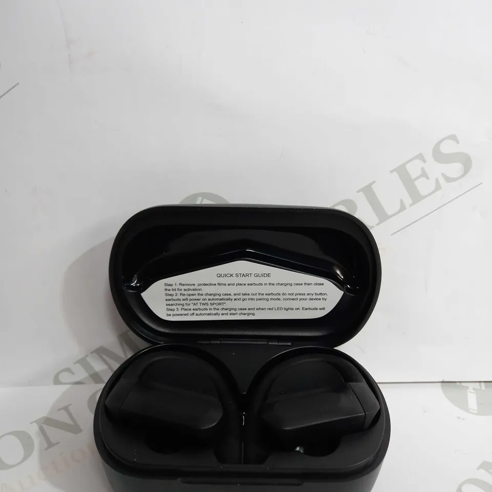 TRUE WIRELESS BLUETOOTH EARBUDS WITH CHARGING CASE