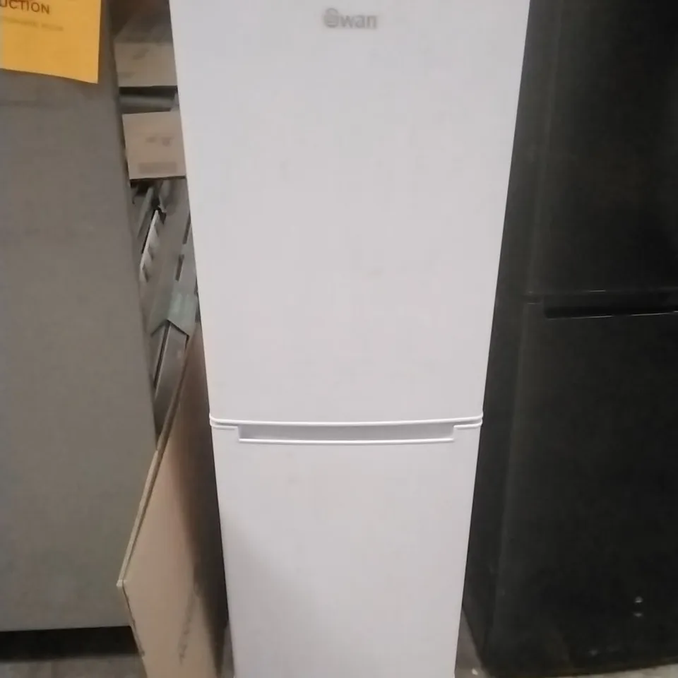 SWAN SR15690W 48CM WIDE, 144CM HIGH, 50/50 SPLIT COMPACT FRIDGE FREEZER - WHITE