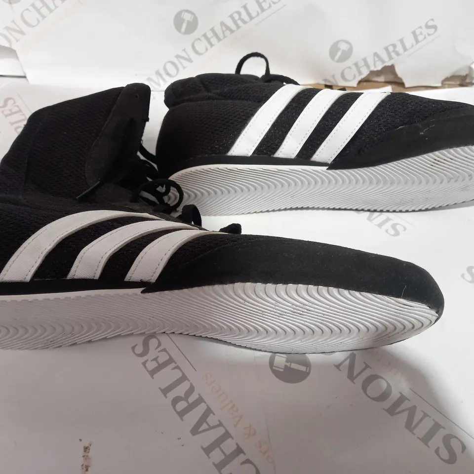 PAIR OF ADIDAS BOXING SHOES SIZE 8 (BLACK)