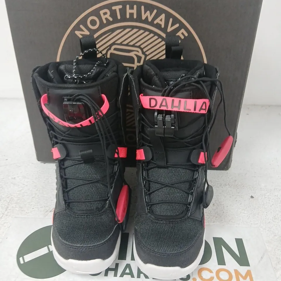 NORTHWAVE DAHLIA SL SNOWBOARD BOOTS – WOMEN'S, BLACK & PINK (EU 34)