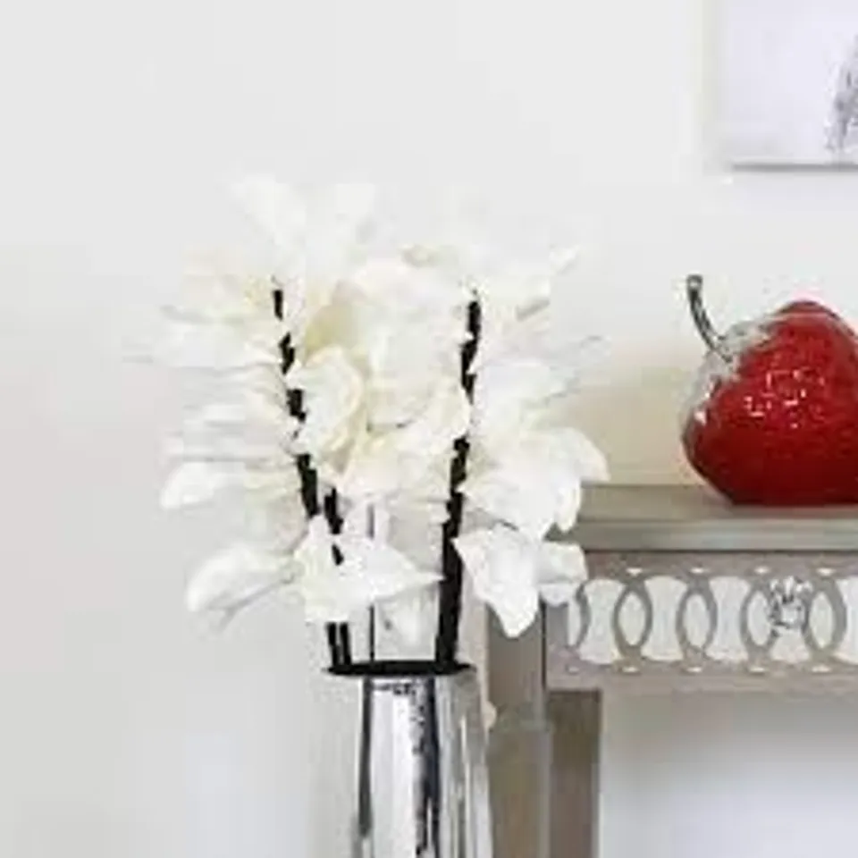 LEAFY LILIES SPRAY FLOWER COLOUR BLACK/WHITE