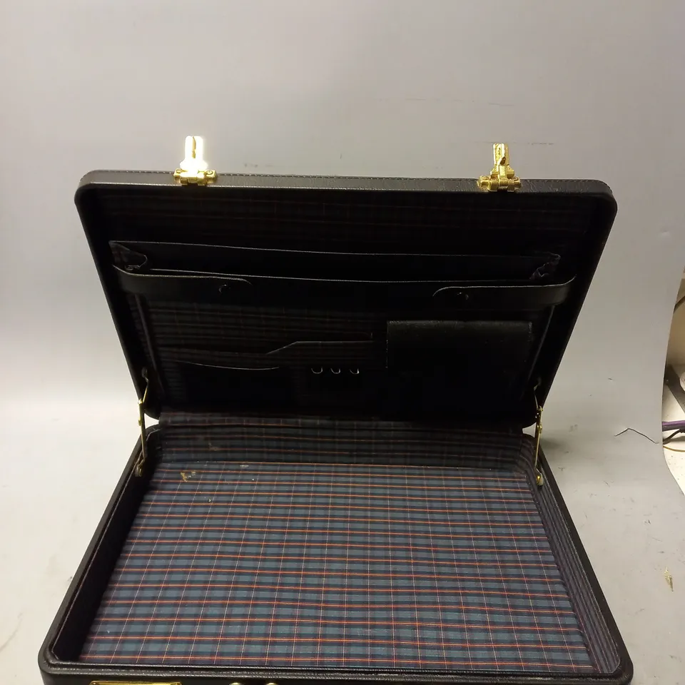 UNBRANDED BLACK CODE LOCKED CASE 