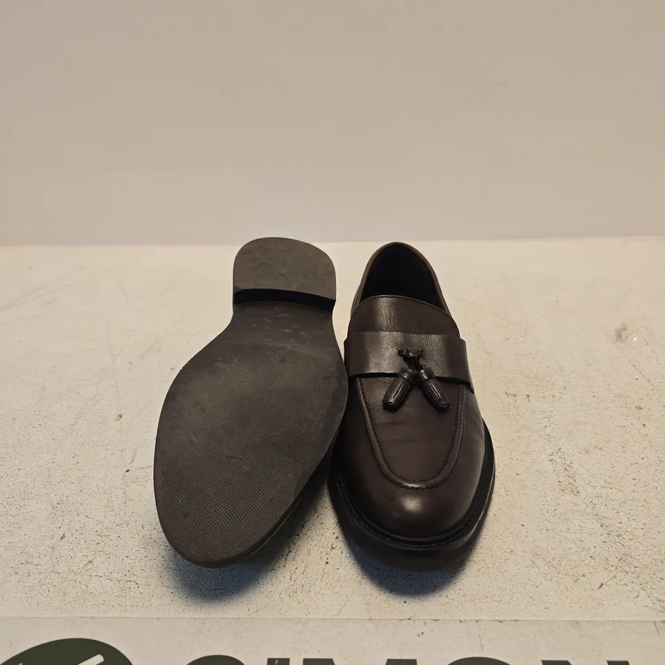 MEN'S BROWN TASSEL LOAFERS – UK 10