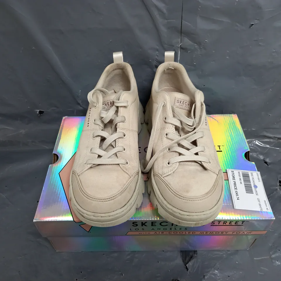 BOXED PAIR OF SKECHERS ROADIES SURGE OFF WHITE TRAINERS SIZE 5