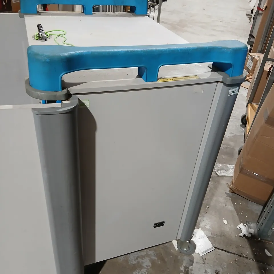 LAPCABBY LAPTOP CHARGING CABINET, 16 BAYS – ON WHEELS