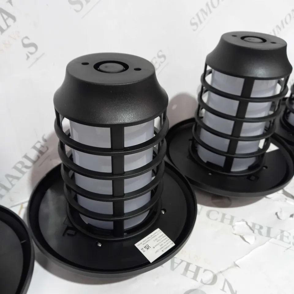 BOXED BELL & HOWELL SOLAR 21 LUMENS DUAL FUNCTION FLAME/WHITE STAKE LIGHTS