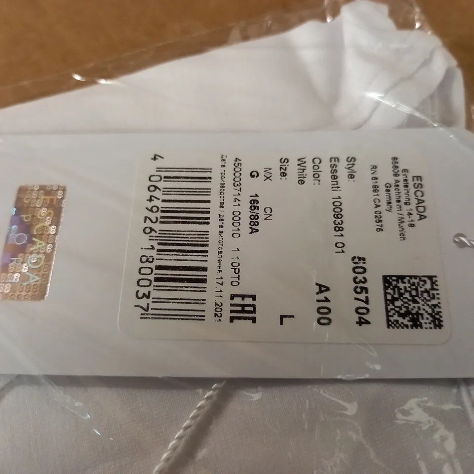 BAGGED ESCADA SPORTS WHITE T-SHIRT - L