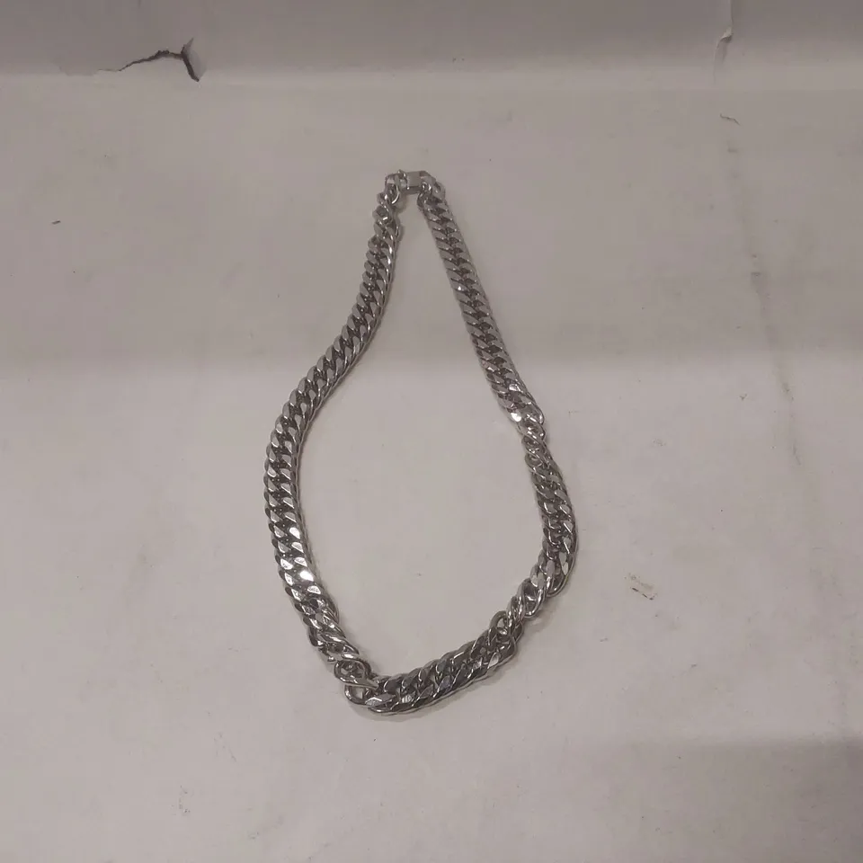 CUBAN LINK CHAIN NECKLACE