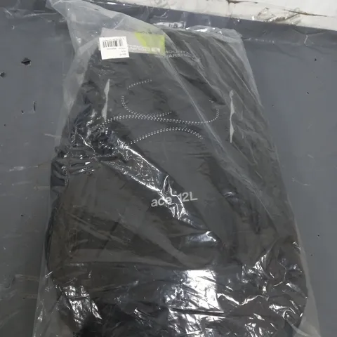 MOUNTAIN WAREHOUSE BLACK BACKPACK