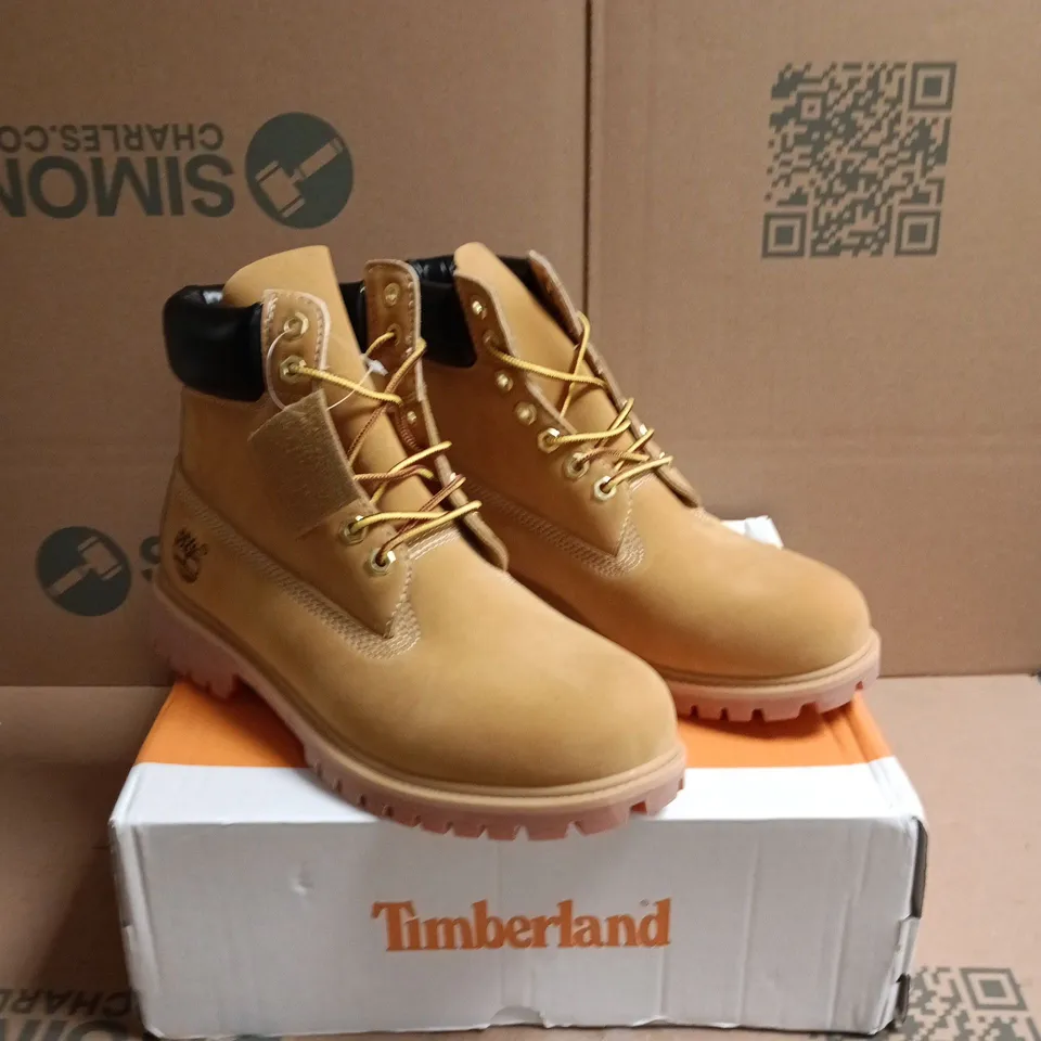 TIMBERLAND TB010061 6-INCH PREMIUM BOOTS – WHEAT NUBUCK, UK 8