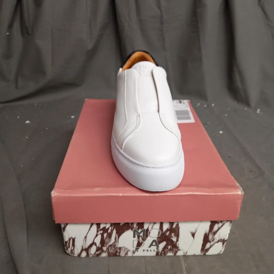 MODA IN PELLE SLIP ON TRAINERS IN WHITE SIZE 5