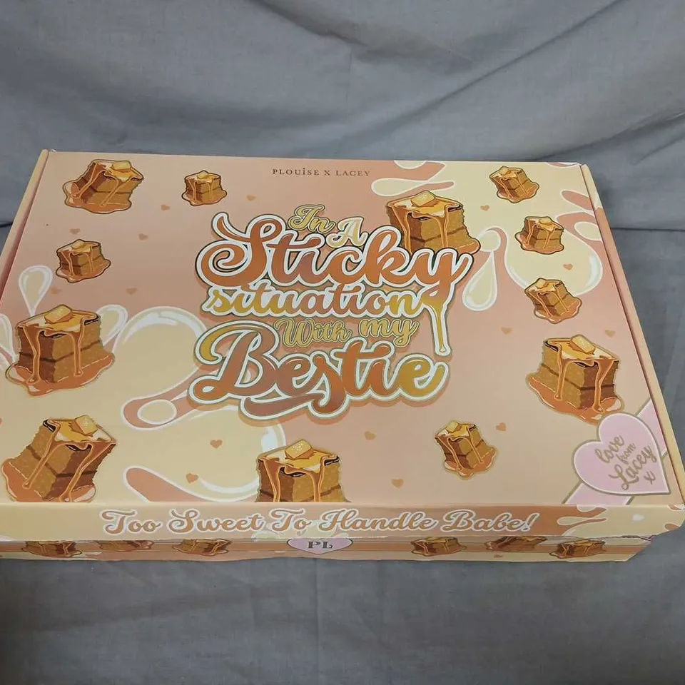 BOXED PLOUISE X LACEY IN A STICKY SITUATION WITH MY BESTIE GIFT SET