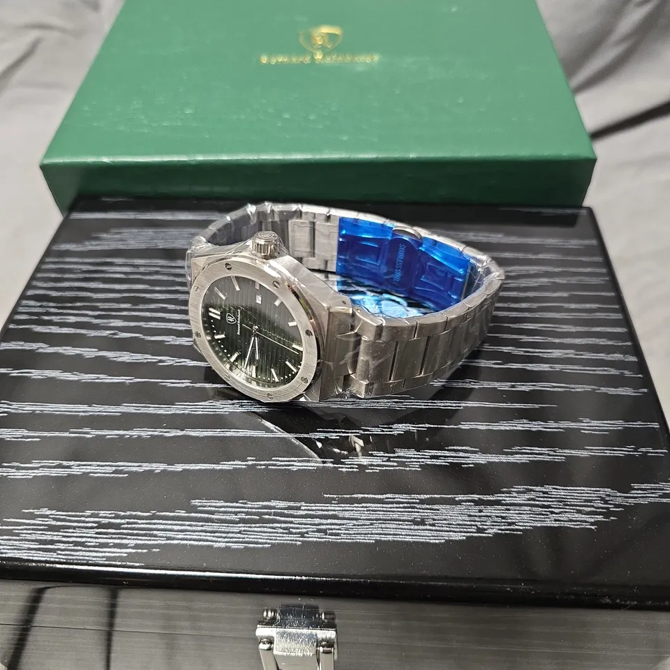 MENS BERNARD REINHARDT WATCH – GREEN DIAL – 316 STAINLESS STEEL CASE & STRAP – SWISS MOVEMENT – SAPPHIRE CRYSTAL - 5 ATM WATER RESISTANT – GIFT BOX