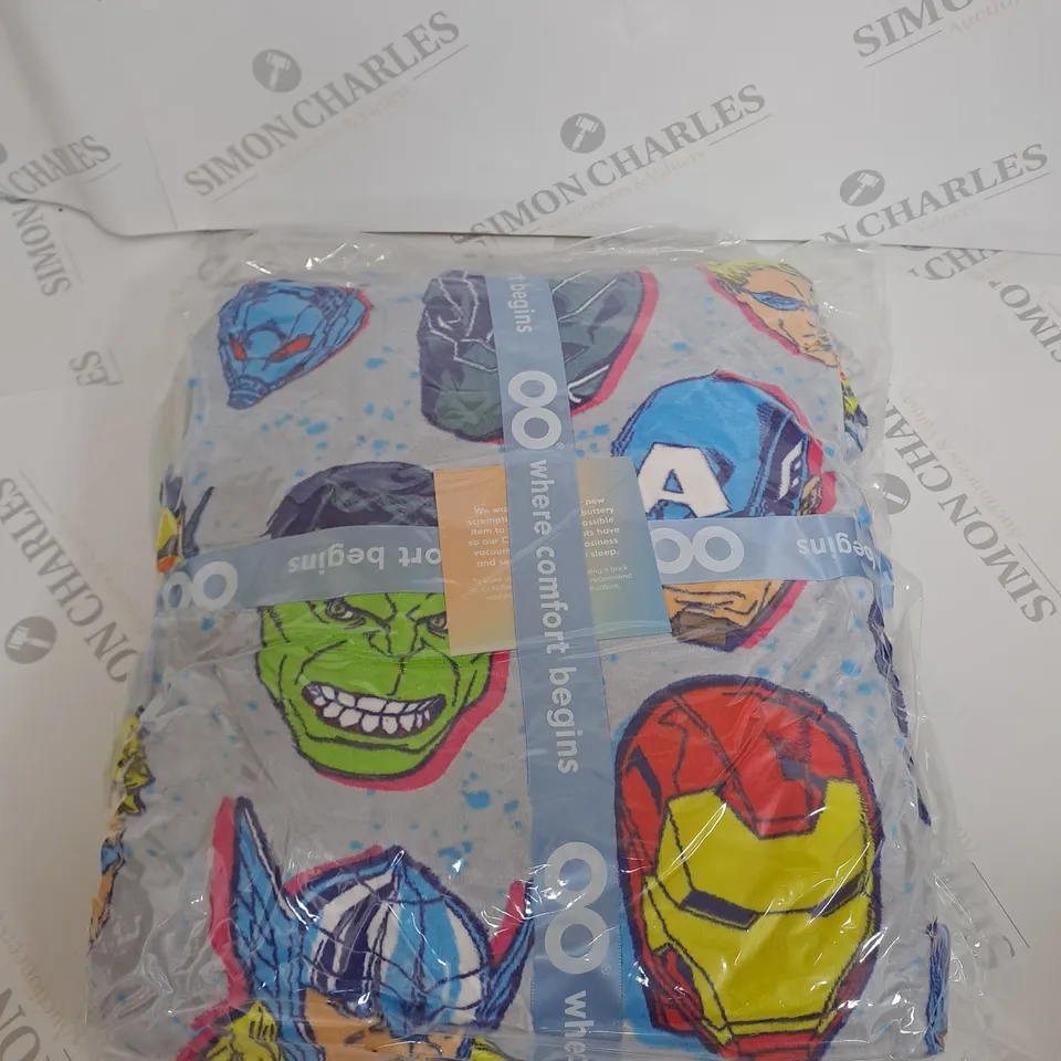 OODIE OVER SIZED HOODED BLANKET -THE AVENGERS