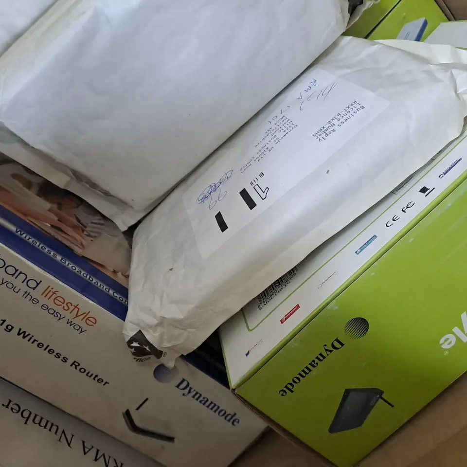 CAGE OF APPROXIMATELY 25 ASSORTED HOUSEHOLD AND ELECTRICAL ITEMS TO INCLUDE MINI FRIDGE, WIRELESS ROUTER AND MODEM, ETC - COLLECTION ONLY