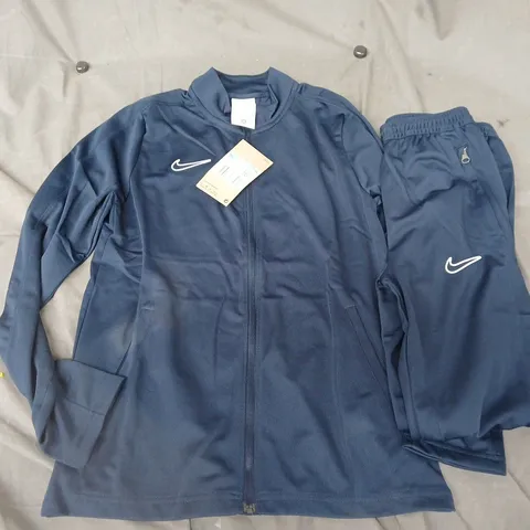 NIKE KIDS TRACKSUIT IN NAVY - MEDIUM