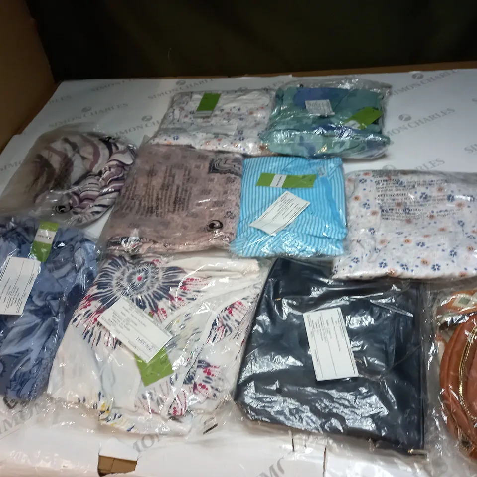 BAG OF APPROX 10 ASSORTED CLOTHING ITEMS TO INCLUDE - MAISON DE NIMES - EMELIA