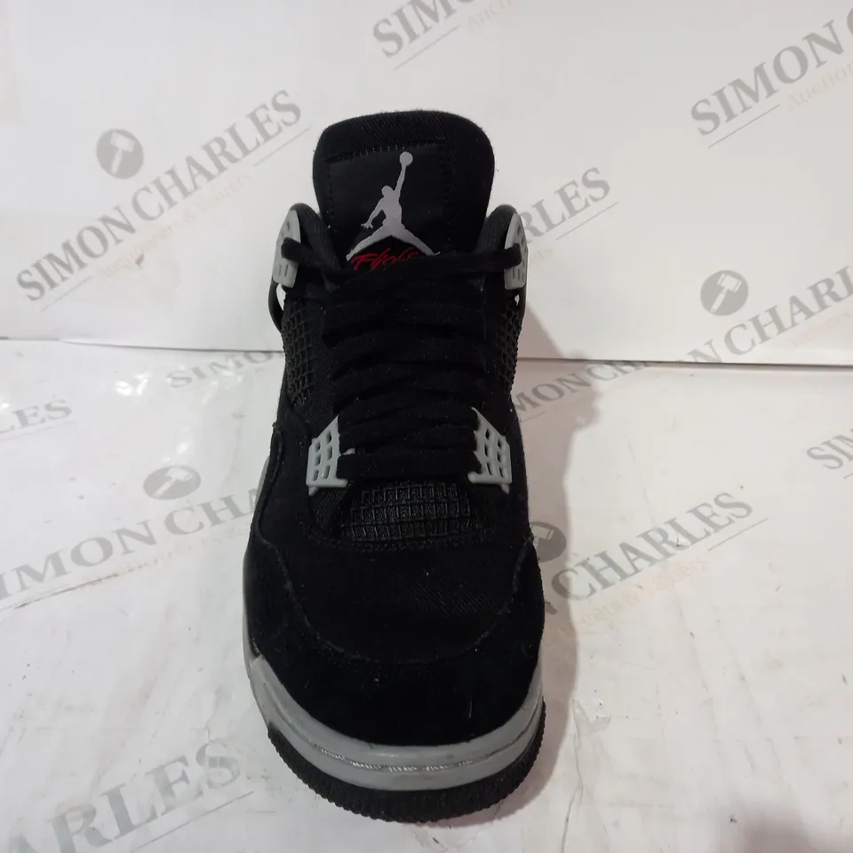 PAIR OF NIKE AIR JORDAN SHOES IN BLACK UK SIZE 8.5