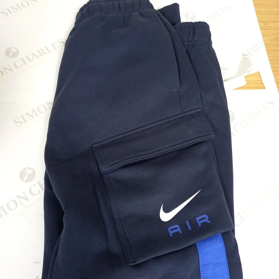 NIKE LOGO TRACKSUIT BOTTOMS SIZE L