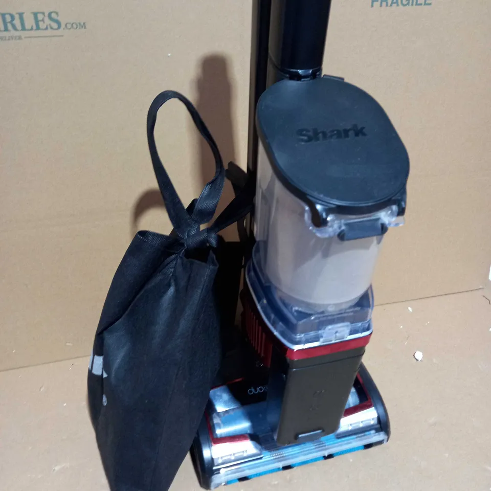 SHARK CORDLESS VACUUM IZ300UKT