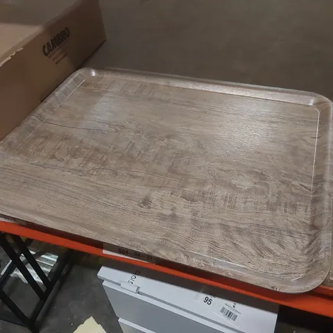 BOX CONTAINING APPROXIMATELY 23x BRAND NEW CAMBRO MADEIRA LAMINATE CANTEEN TRAY LIGHT OLIVE