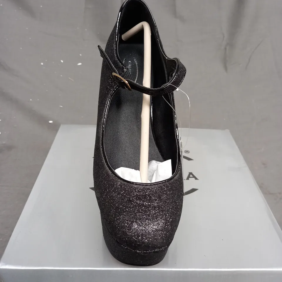 BOX OF APPROXIMATELY 10 BOXED BLACK GLITTER HIGH HEEL SHOES IN VARIOUS SIZES