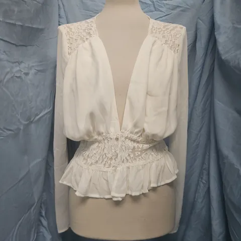 WHITE FOX FOREVER READY LONG SLEEVE TOP IN OFF WHITE SIZE MEDIUM