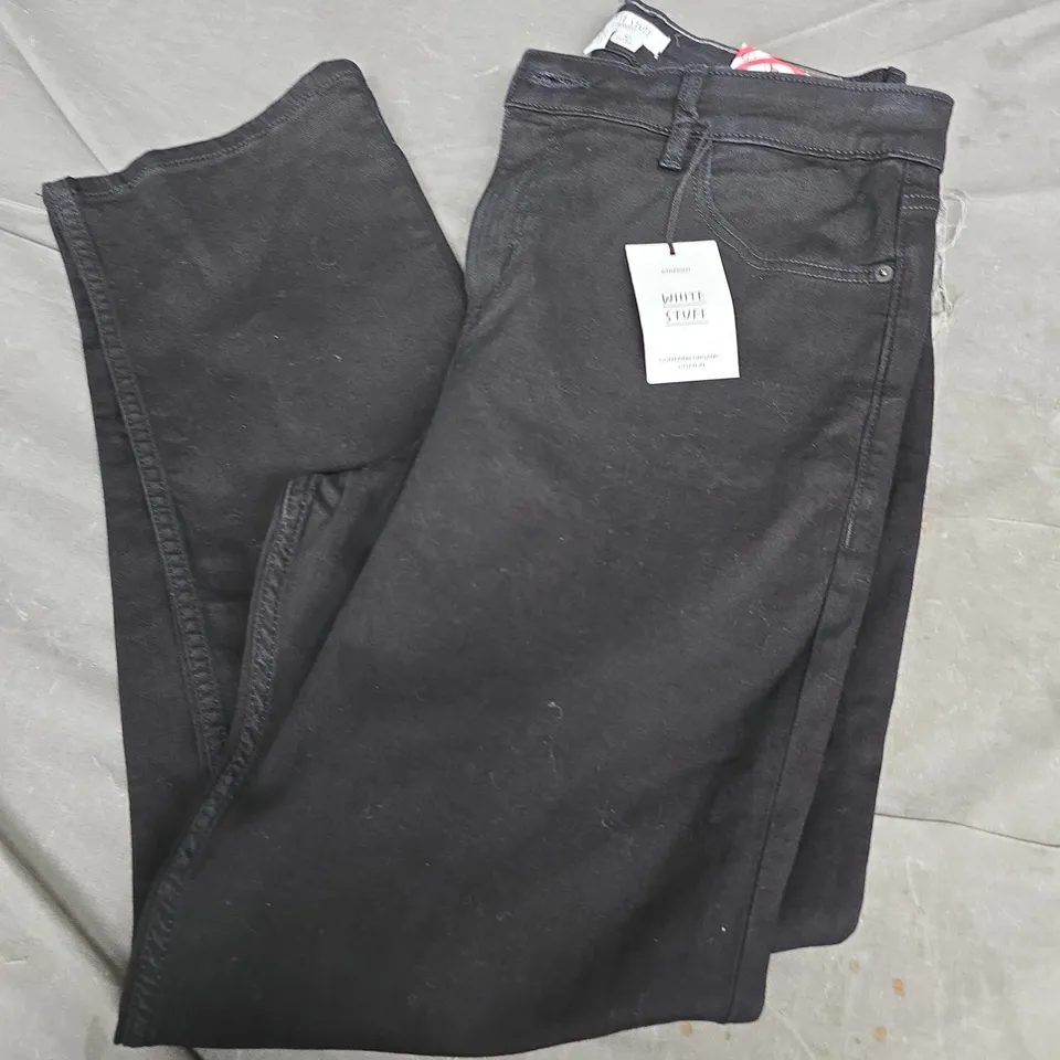 WHITE STUFF TAYLOR STRAIGHT JEANS IN BLACK - UK 16/R