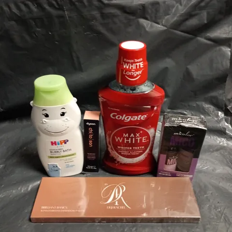 APPROXIMATEY 20 ASSORTED HEALTH AND BEAUTY PRODUCTS TO INCLUDE - COLGATE MAX WHITE MOUTHWASH - HIPP KIDS BUBBLY BATH AND DYSON CHI TO SON PRE STYLE CREAM