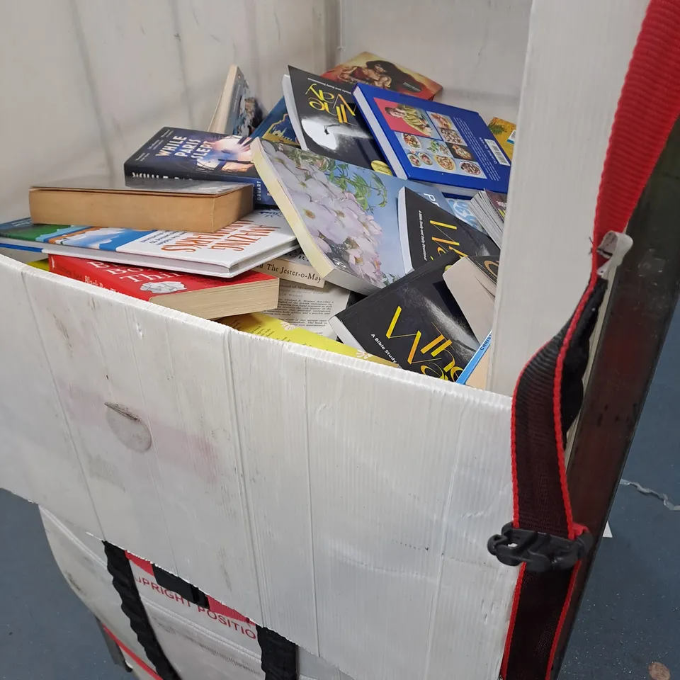 LARGE QUANTITY OF ASSORTED BOOKS TO INCLUDE FICTION & NON FICTION - COLLECTION ONLY