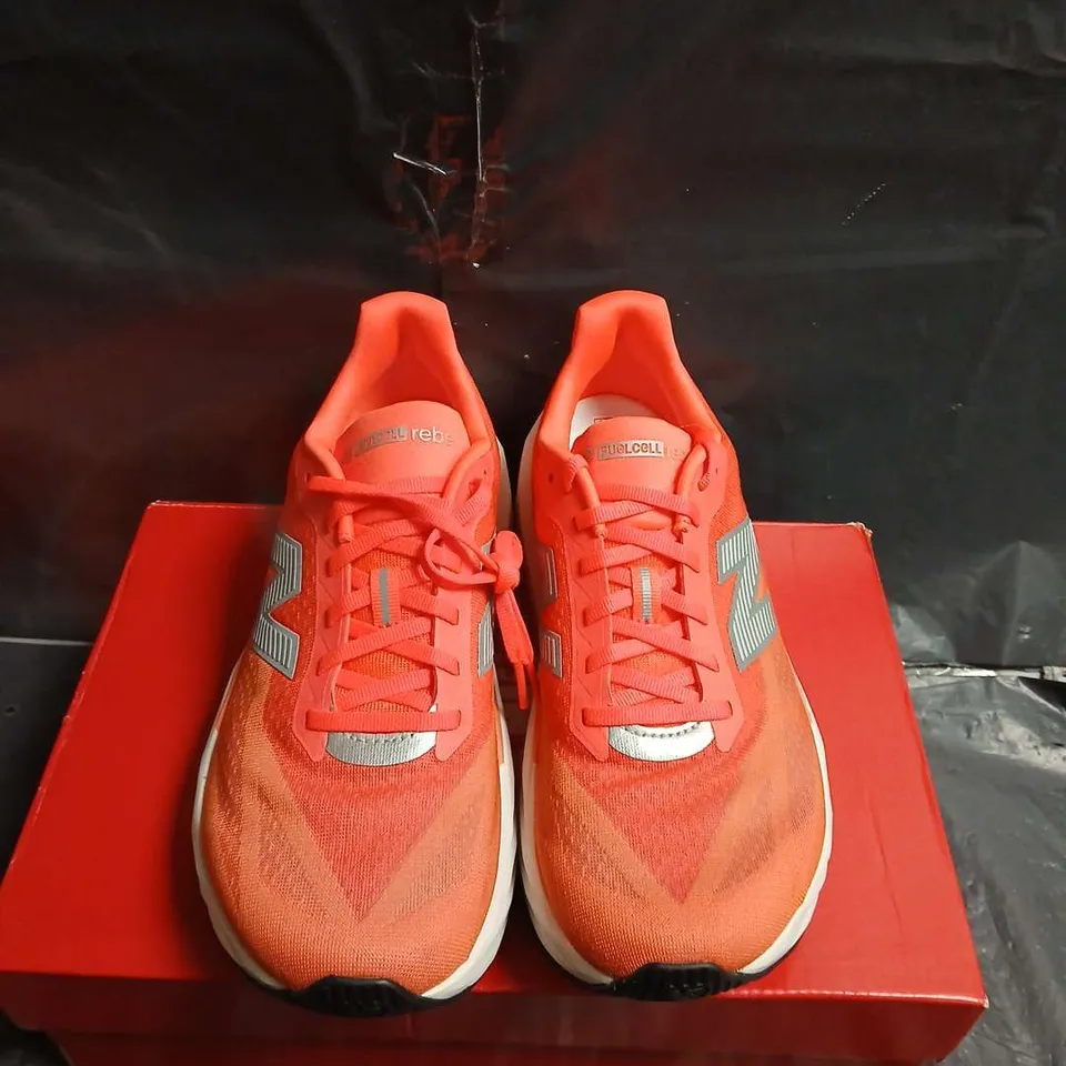 BOXED PAIR OF NEW BALANCE FUELCELL REBEL RUNNING SHOES – UK SIZE 9