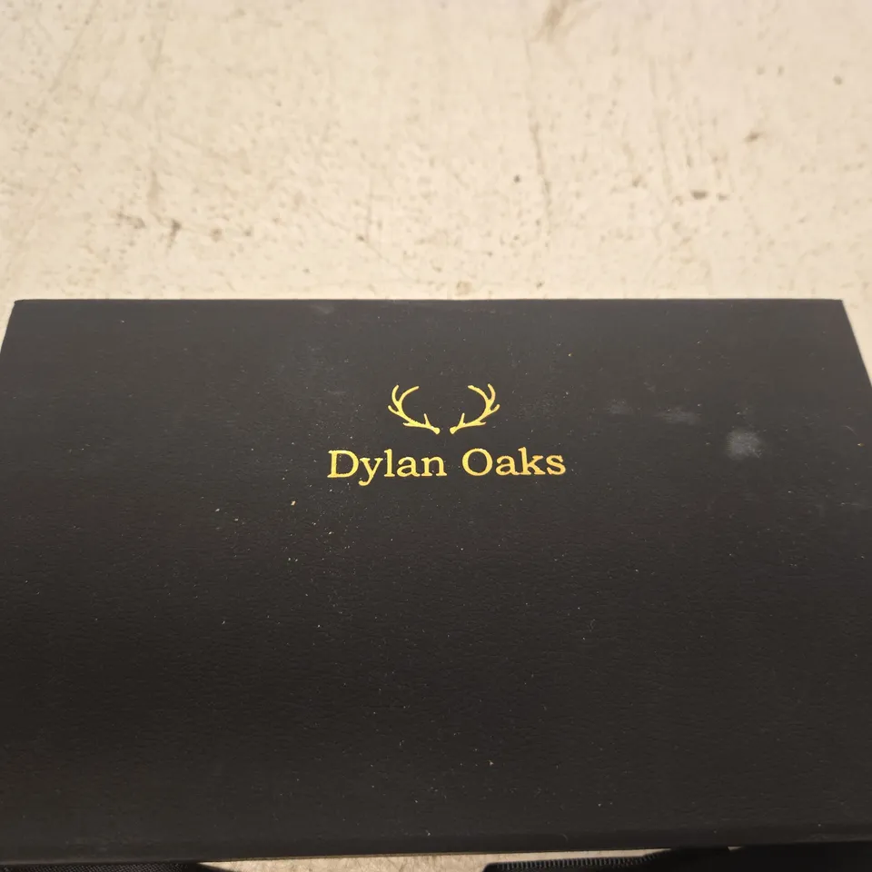 DYLAN OAKS GOLD HOOP EARRINGS