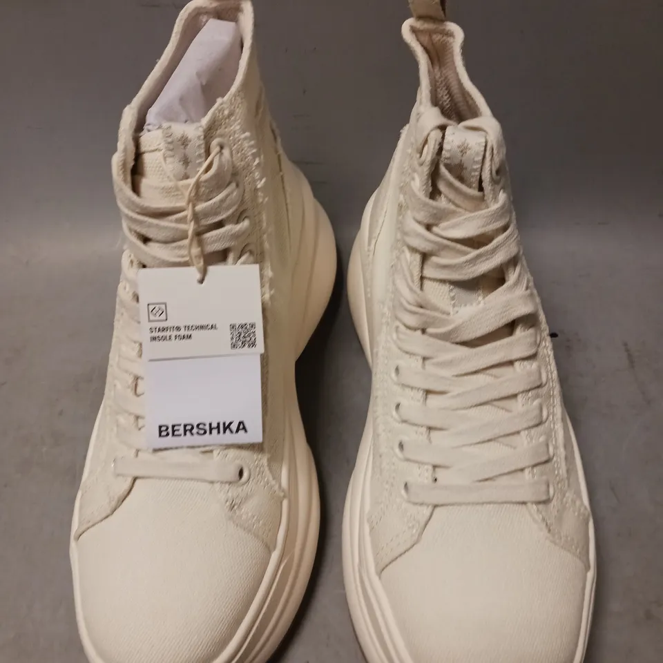 PAIR OF BERSHKA PLATFORM TRAINERS, OFF WHITE - UK SIZE 4