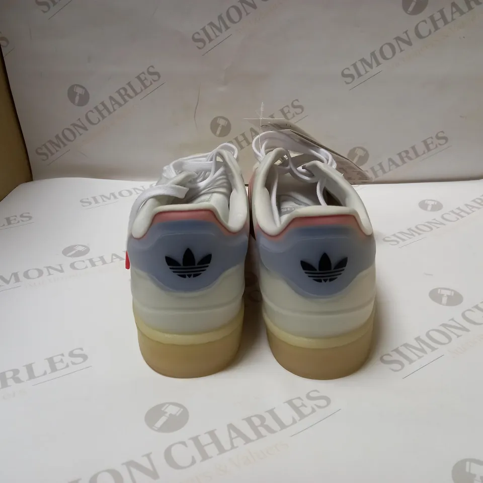 ADIDAS ORIGINALS SUPERSTAR FUTURESHE SHOES SIZE 11 AND HALF 