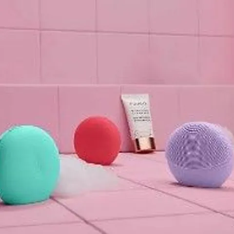 FOREO LUNA PLAY PLUS 2 WITH HOME & AWAY CLEANSER