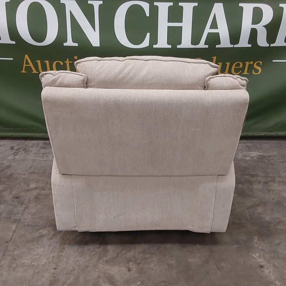 MIRO FABRIC MANUAL RECLINER CHAIR RRP £599