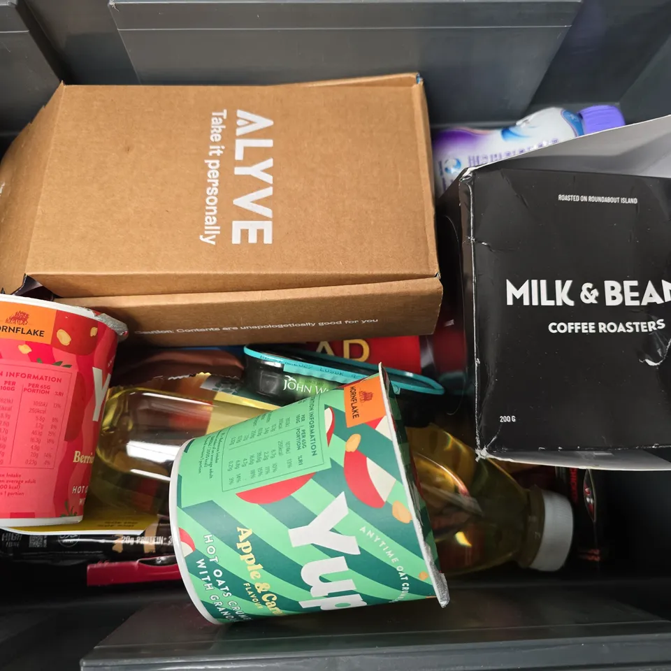 APPROXIMATELY 12 ASSORTED FOOD & DRINK ITEMS TO INCLUDE HOT OATS, ALMOND OIL, SEA SALT POMADE, ETC - COLLECTION ONLY