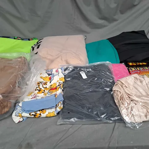 BOX OF ASSORTED CLOTHING ITEMS IN VARIOUS COLOURS, SIZES AND STYLES