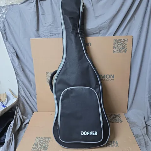 DONNER LARRY CARLTON SIGNATURE STRATOCASTER-STYLE ELECTRIC GUITAR – METALLIC GOLD