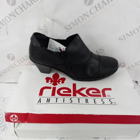 BOXED PAIR OF RIEKER SHOE BOOTS IN BLACK UK SIZE 6.5