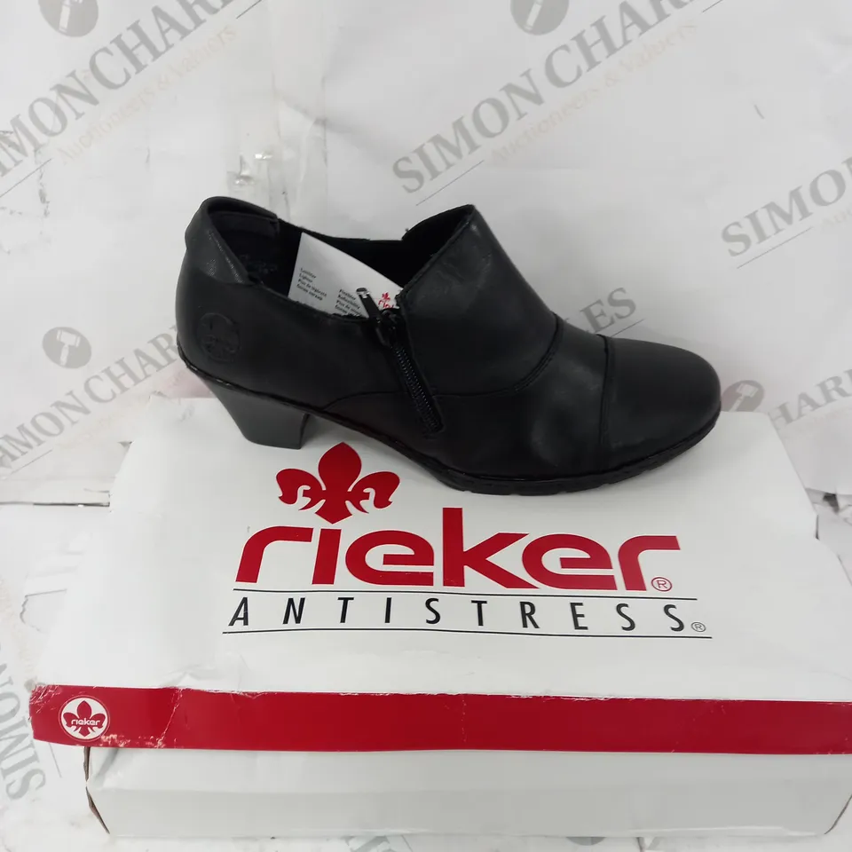 BOXED PAIR OF RIEKER SHOE BOOTS IN BLACK UK SIZE 6.5