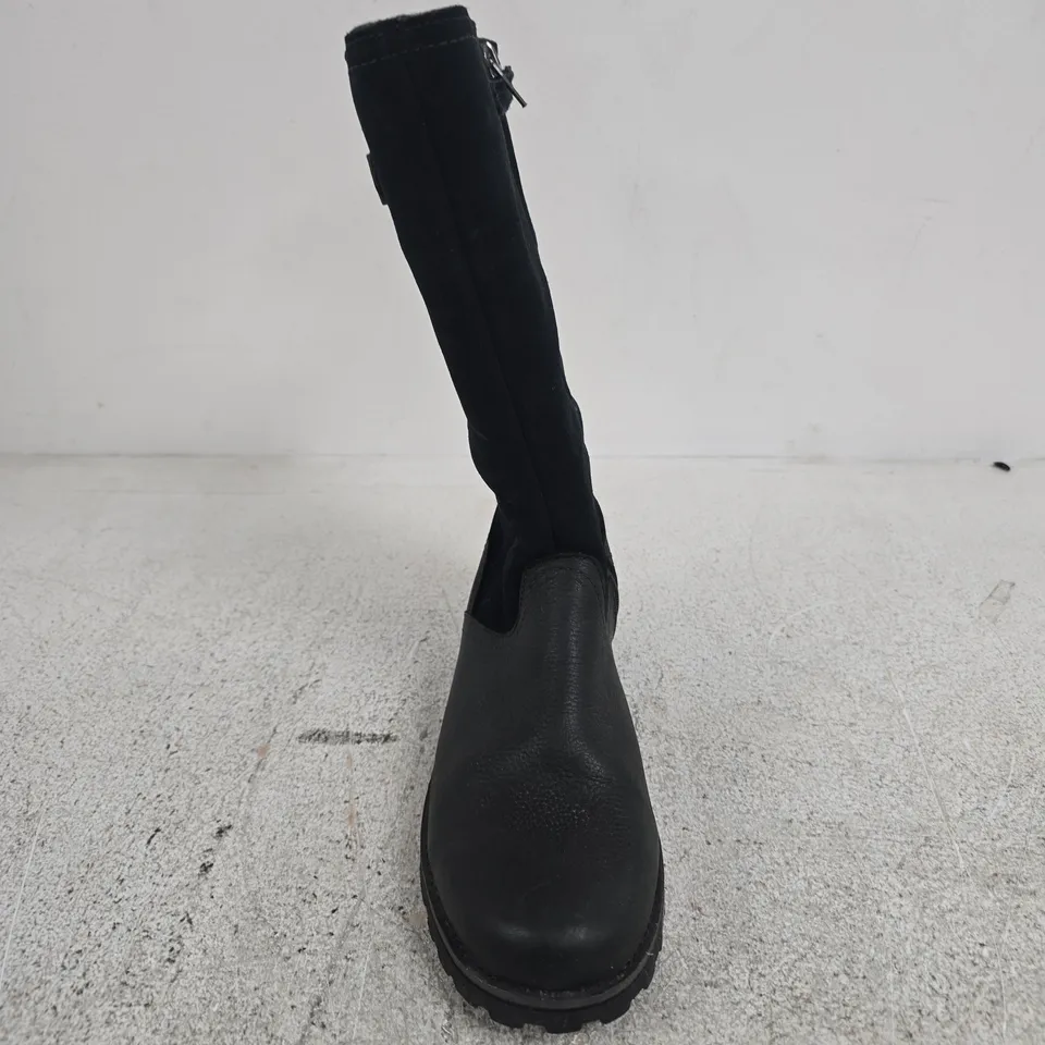 TIMBERLAND BOOTS, UK SIZE 5