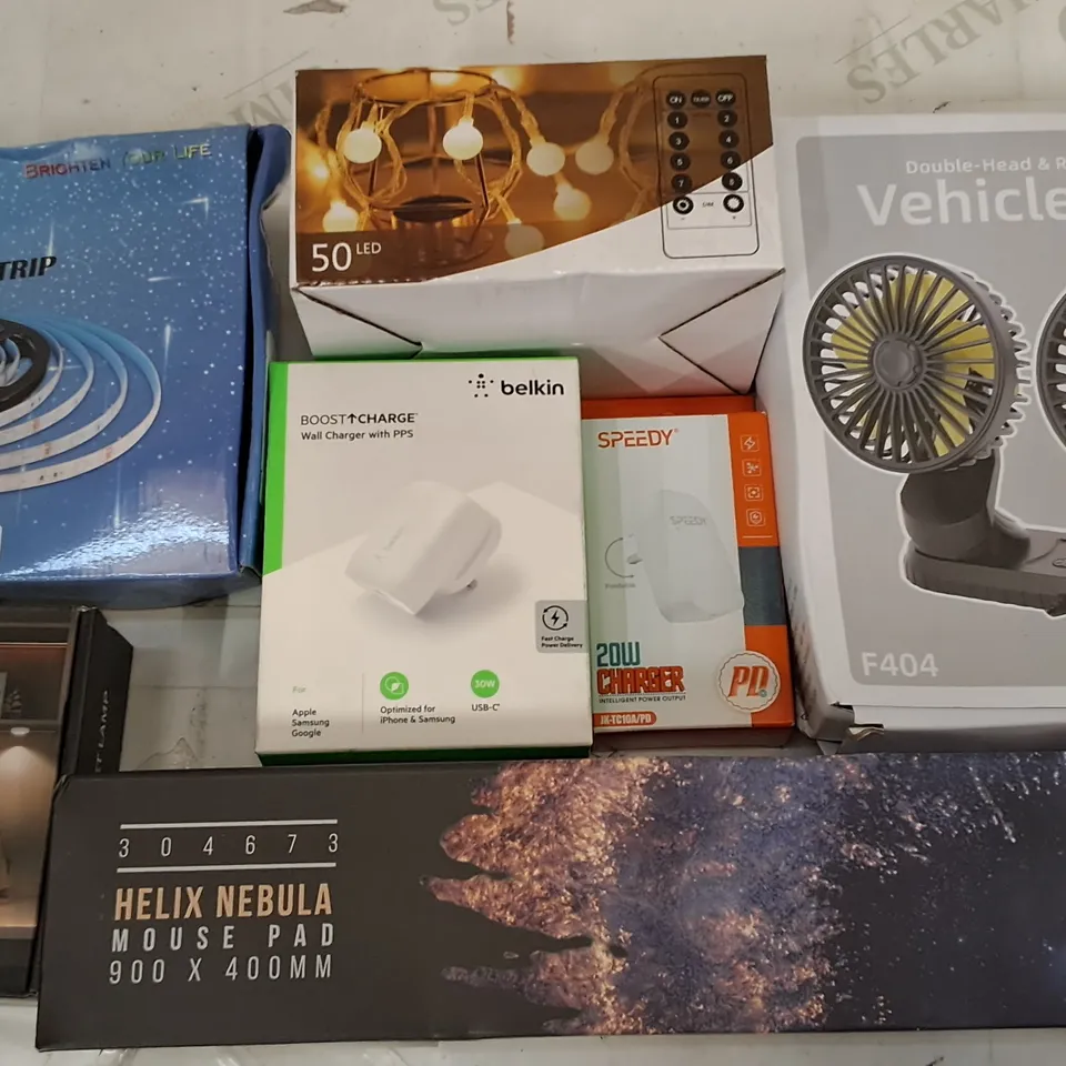 LOT OF 17 ASSORTED ITEMS TO INCLUDE NEBULA MOUSE PAD, LED STRIP LIGHT AND CABINET LIGHTS